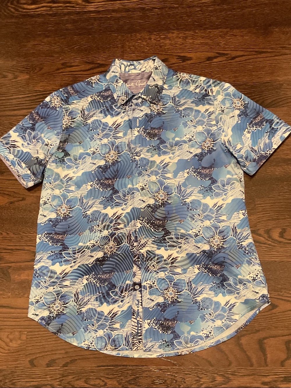 Robert Graham Men's Medium Blue Floral Short-Sleeve Button-Up Shirt